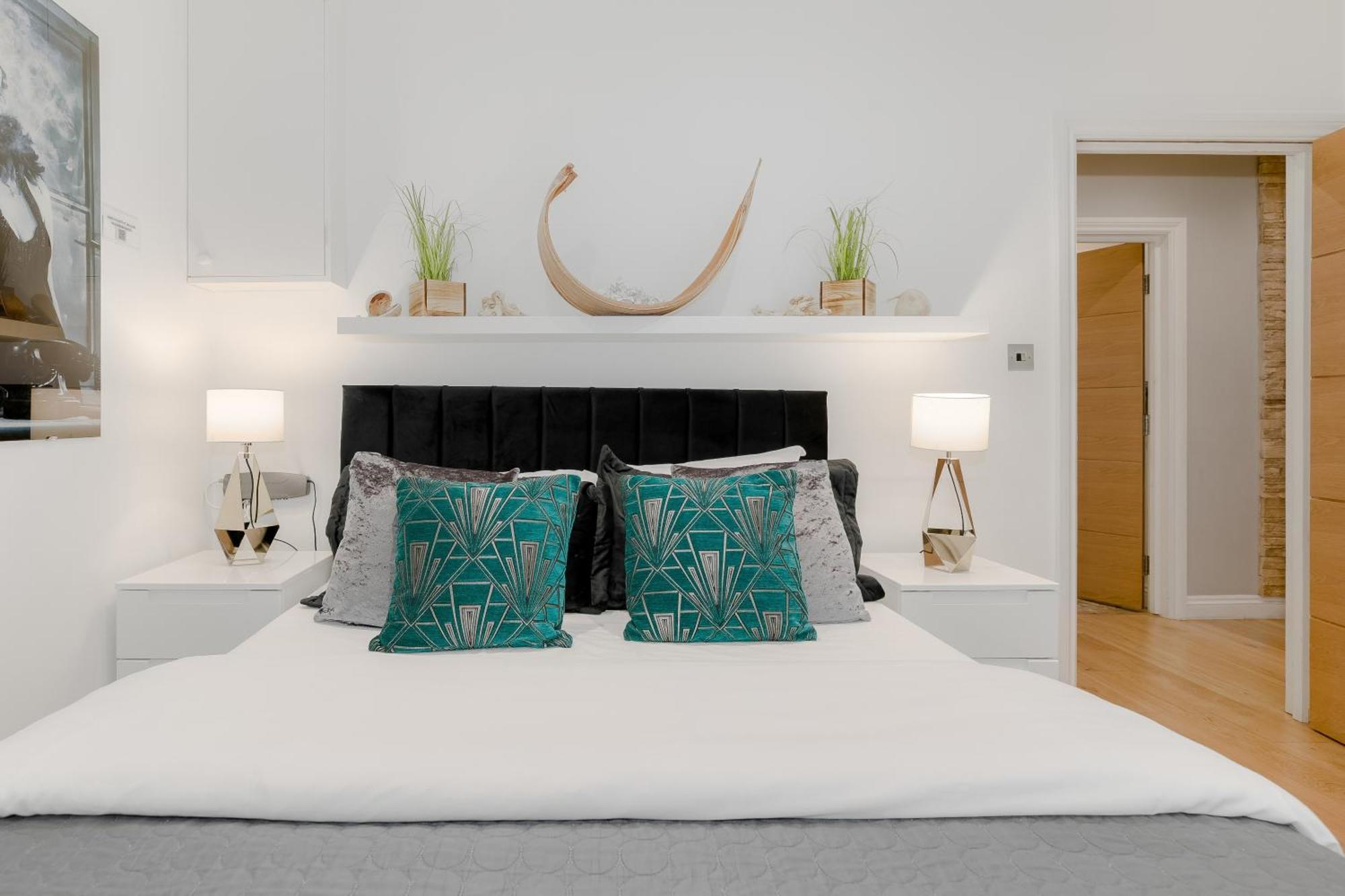 Cool Covent Garden Theatre Design Hub For Families Friends Couples Apartment Londra Exterior foto